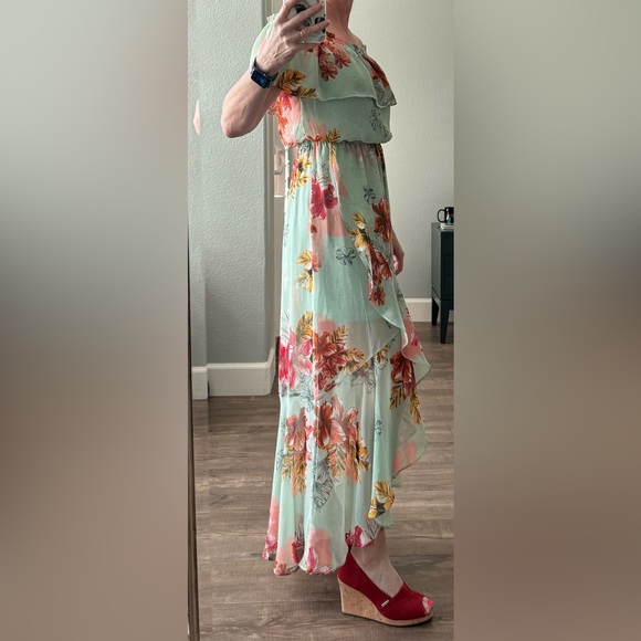 Off the shoulder summer dress. - Picture 2 of 8